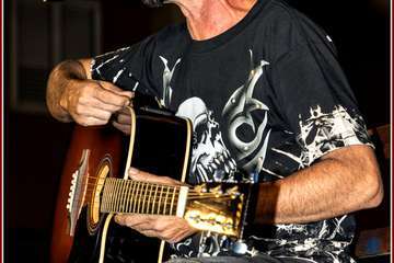 Cuatro cantautores animan la noche del viernes en La Garita/TA e Ildefonso Rodríguez.
